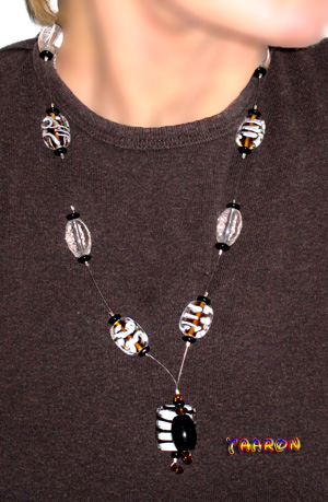 taaron.com - necklace glass black and white